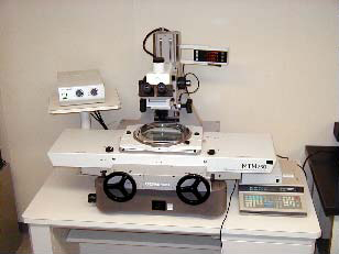 測定顕微鏡・顕微鏡測定データ処理装置の写真